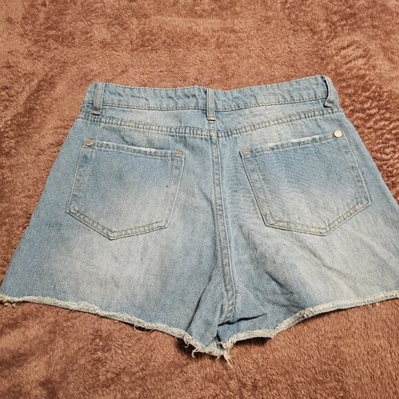 Free Generation Women's Pearl Accent Step-Hem Jean Shorts - Picture 5 of 8